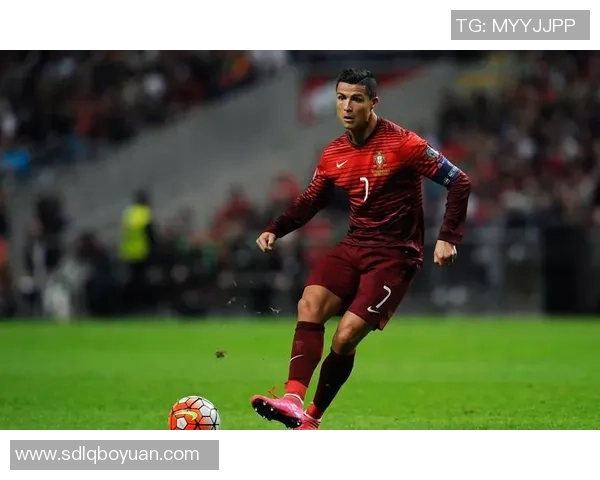 2025年全球足球球星最新排名揭晓梅西和C罗谁更强成为热议焦点