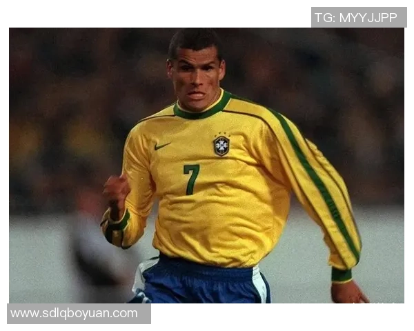 球王级巨星闪耀绿茵场见证传奇足球艺术与巅峰荣耀